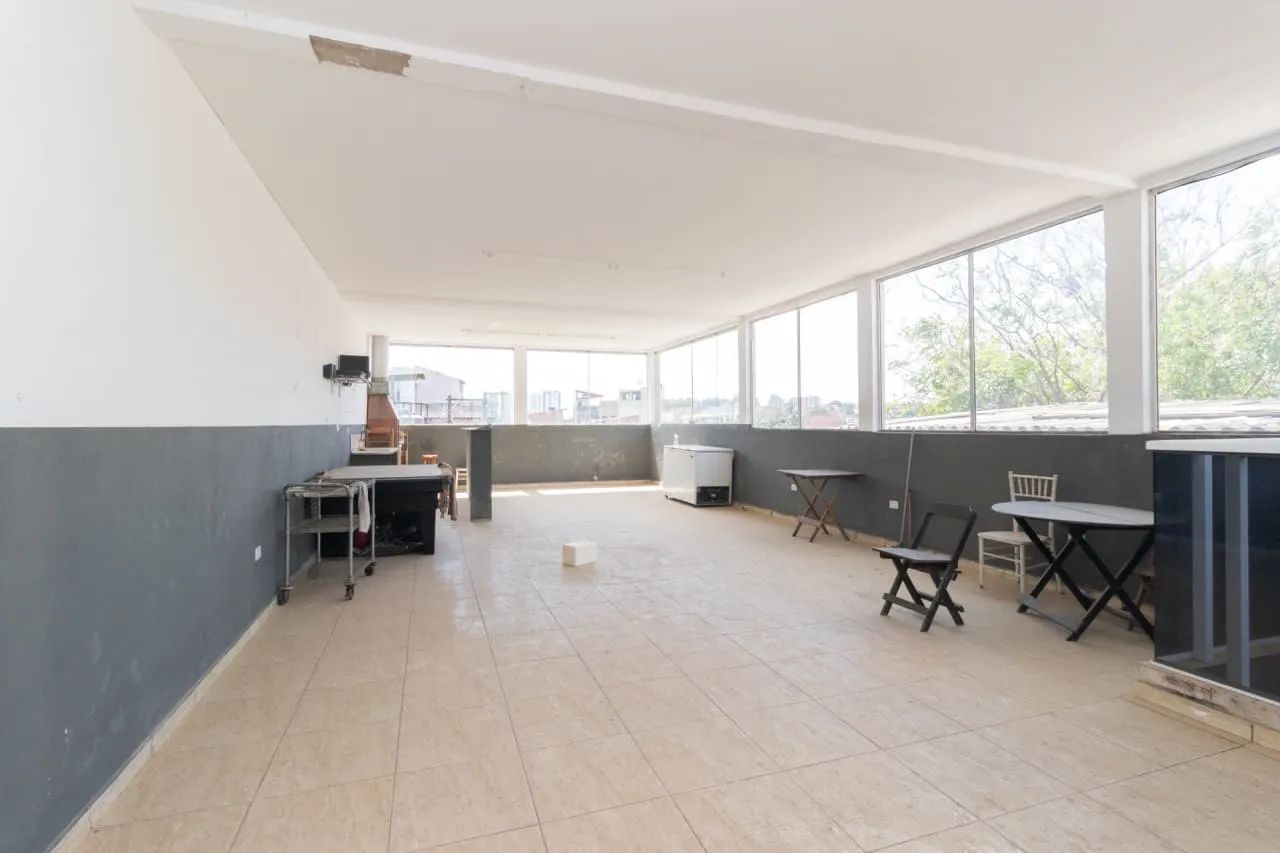 Sobreloja na Rua Albertina Medeiros, 999 - Sala 2  100 m²