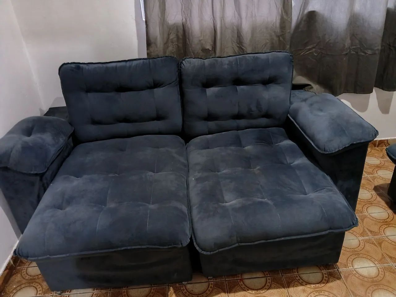 Sofa retrátil e reclinável 