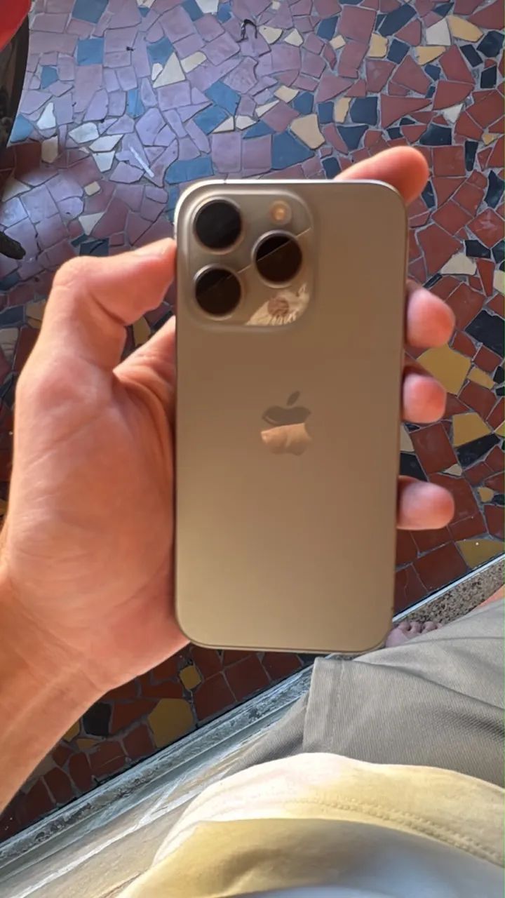 iPhone 15 pro  - Foto 2