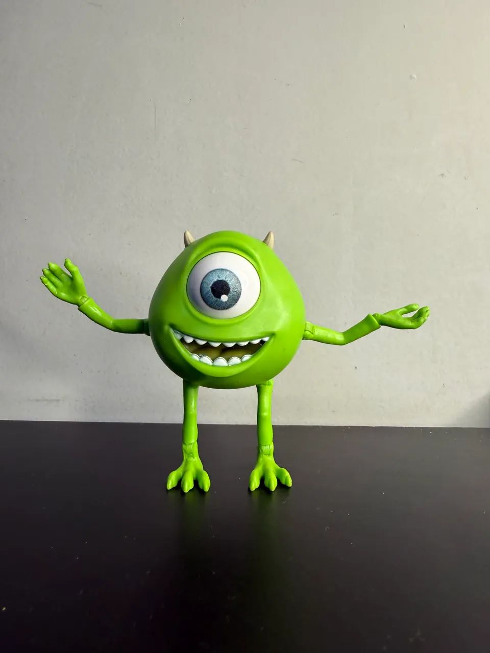 Boneco Mike Wazowski Monstros SA Mattel