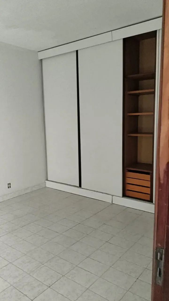 CASA NO CENTRO DE VÁRZEA GRANDE COM 3 QUARTOS PARA LOCAÇÃO. - Foto 3