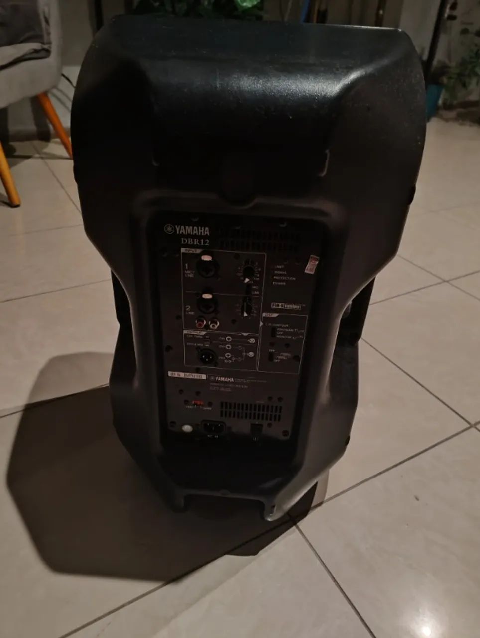 Caixa de som Yamaha DBR12 nova  - Foto 2