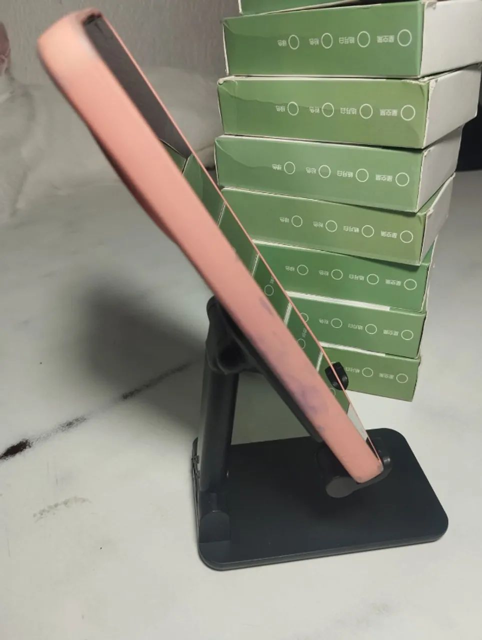 Suporte de mesa para celular e tablet ajustável e dobrável