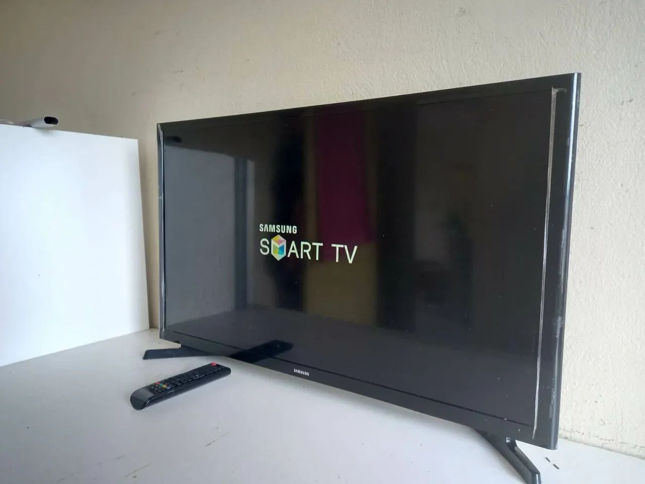 Smart tv de 32Pol toda no plástico  - Foto 2