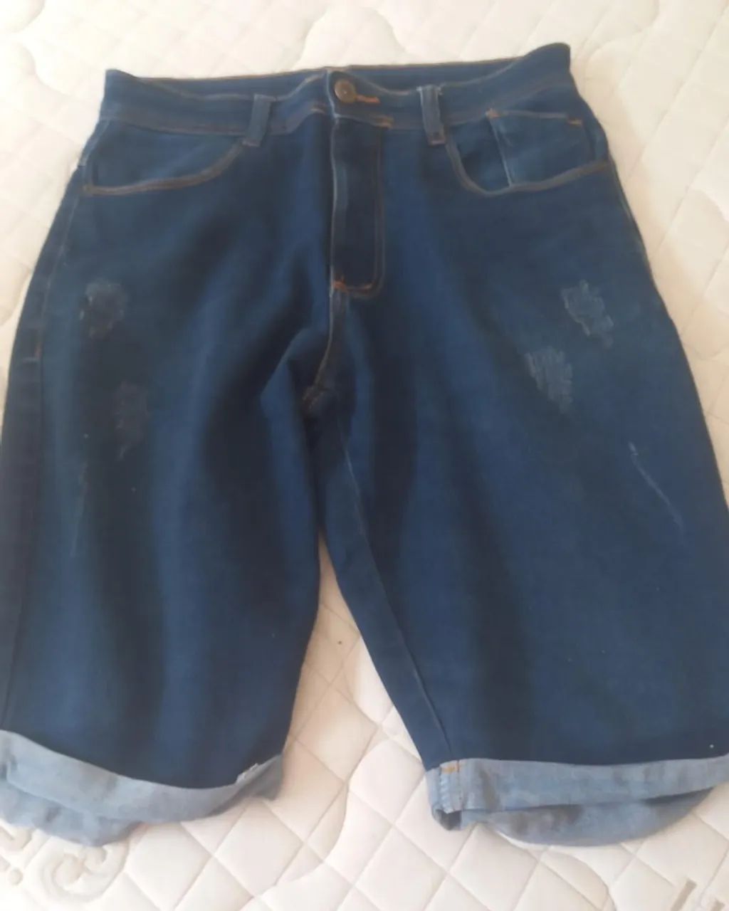 Bermuda Jeans tamanho 38 seminova.