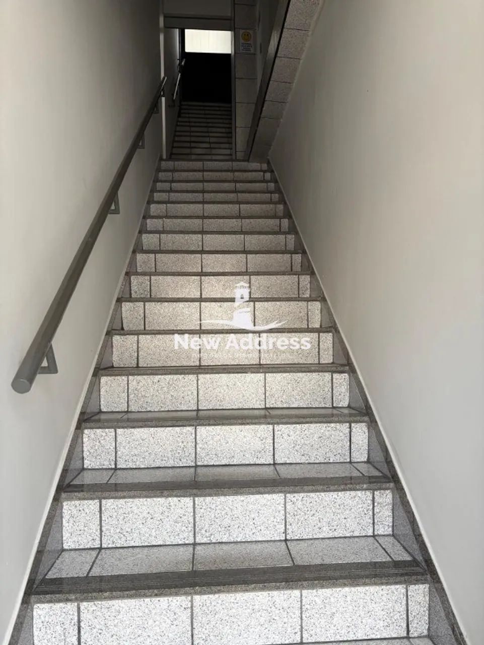 Invista em um imóvel com múltiplas possibilidades: prédio com 3 pavimentos e grande potenc - Foto 3