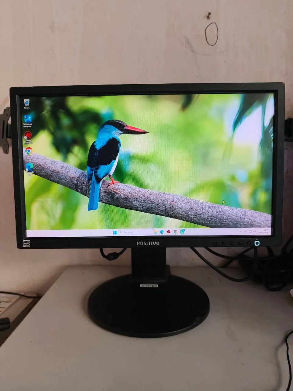 Monitor Giratório Positivo 19 polegadas entradas vga e Dvi  - Foto 2