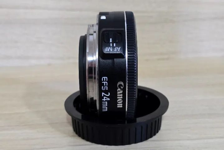 LENTE CANON EF-S 24MM F2.8 STM LIMPA BEM CUIDADA - Acessórios para
