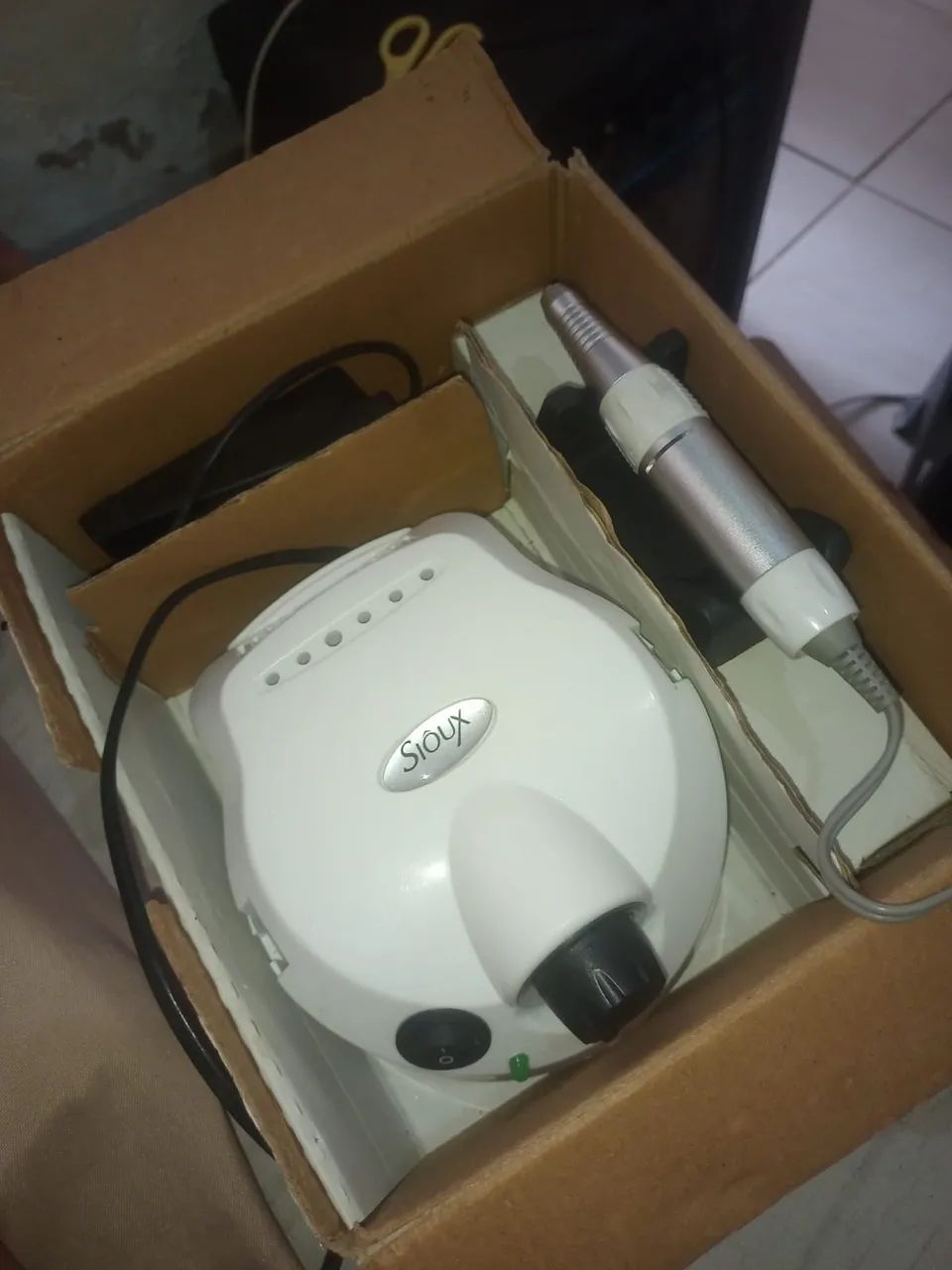 VENDO MOTO DE UNHA COMPLETO 180