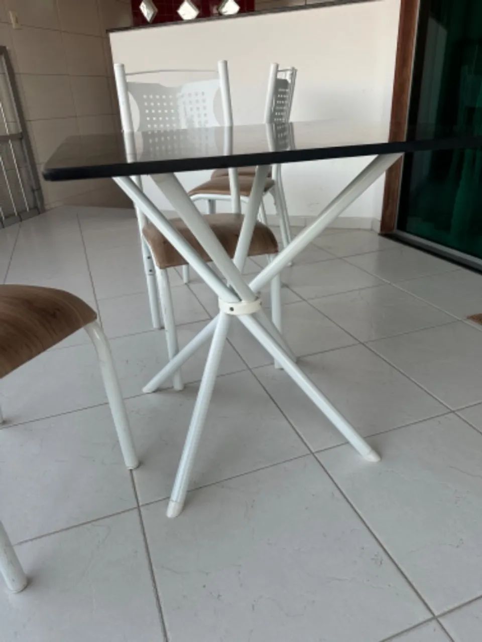 Mesa de mármore 4 cadeiras  - Foto 3