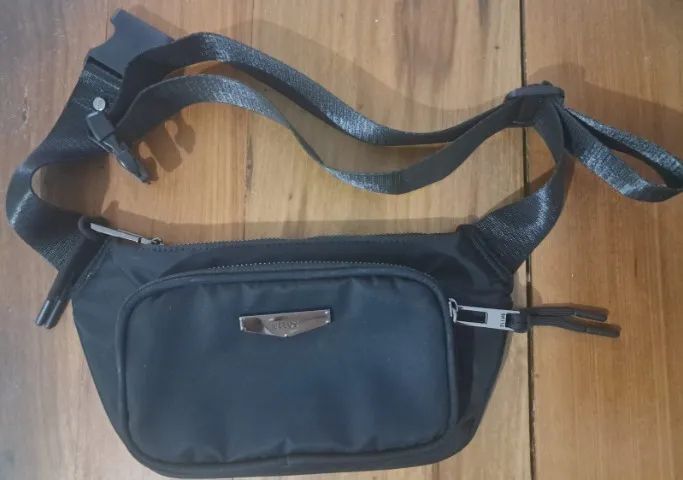 Bolsa para cintura Ellus.