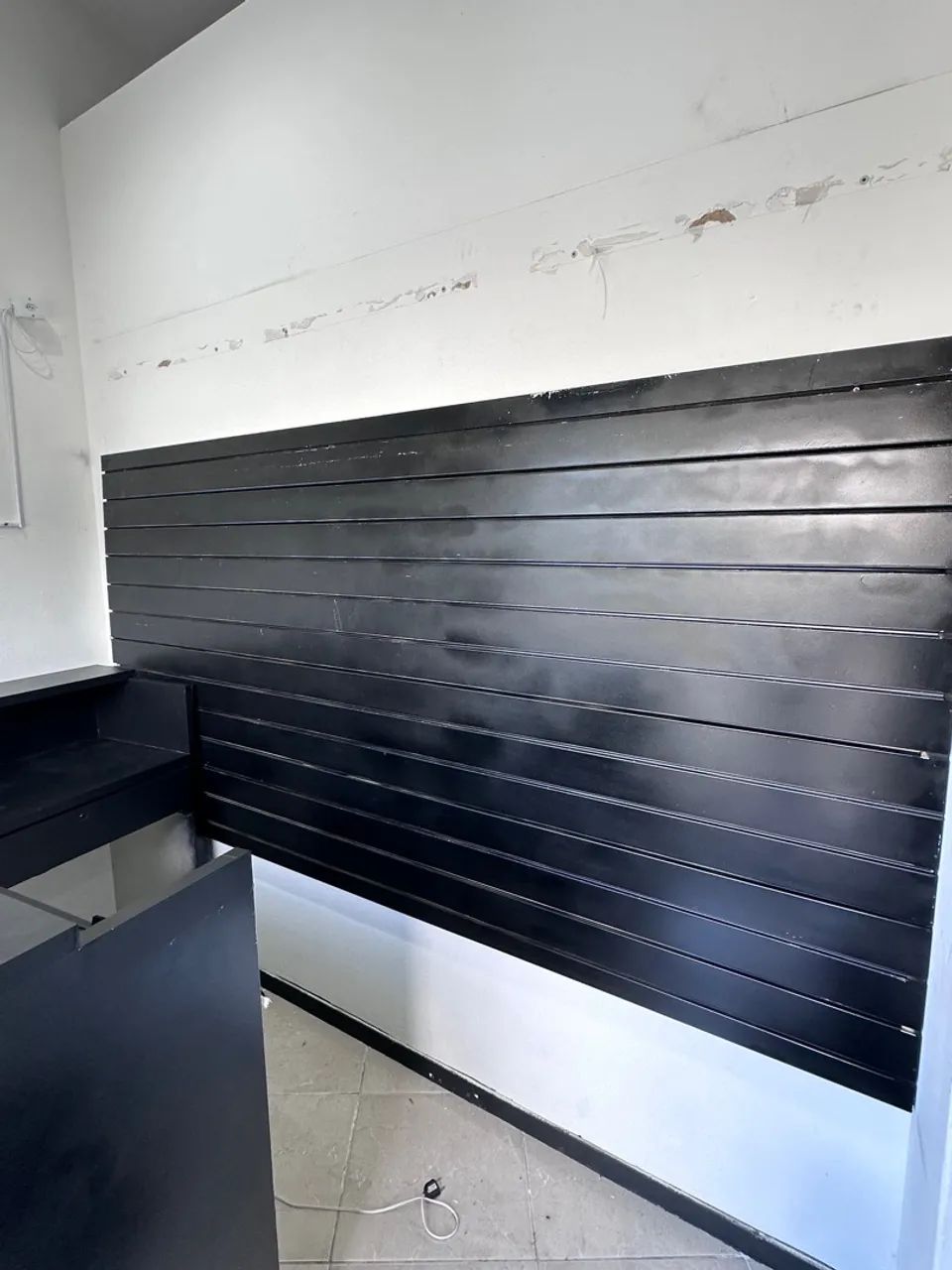 Balcão Caixa Painel Ripado e Nicho Expositor - Foto 4