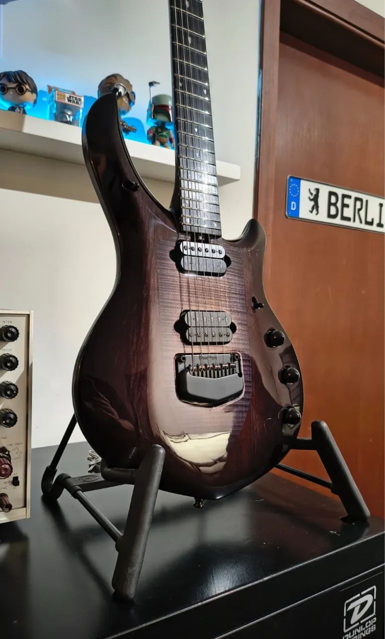 Ernie Ball Music Man Majesty Monarchy Black Night