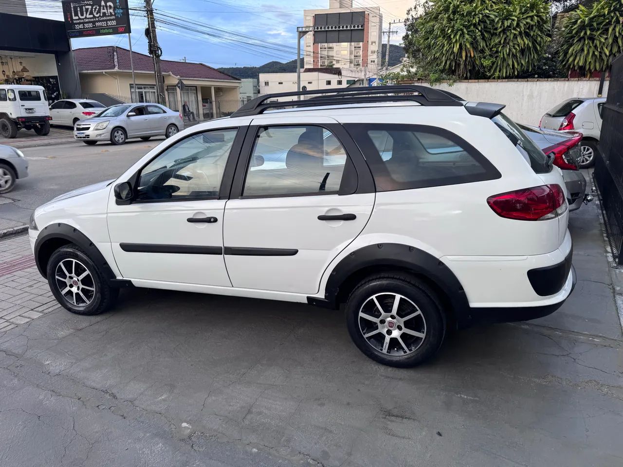 Fiat Palio Weekend Trekking 1.4 Fire Flex 8V 2010 - Foto 4