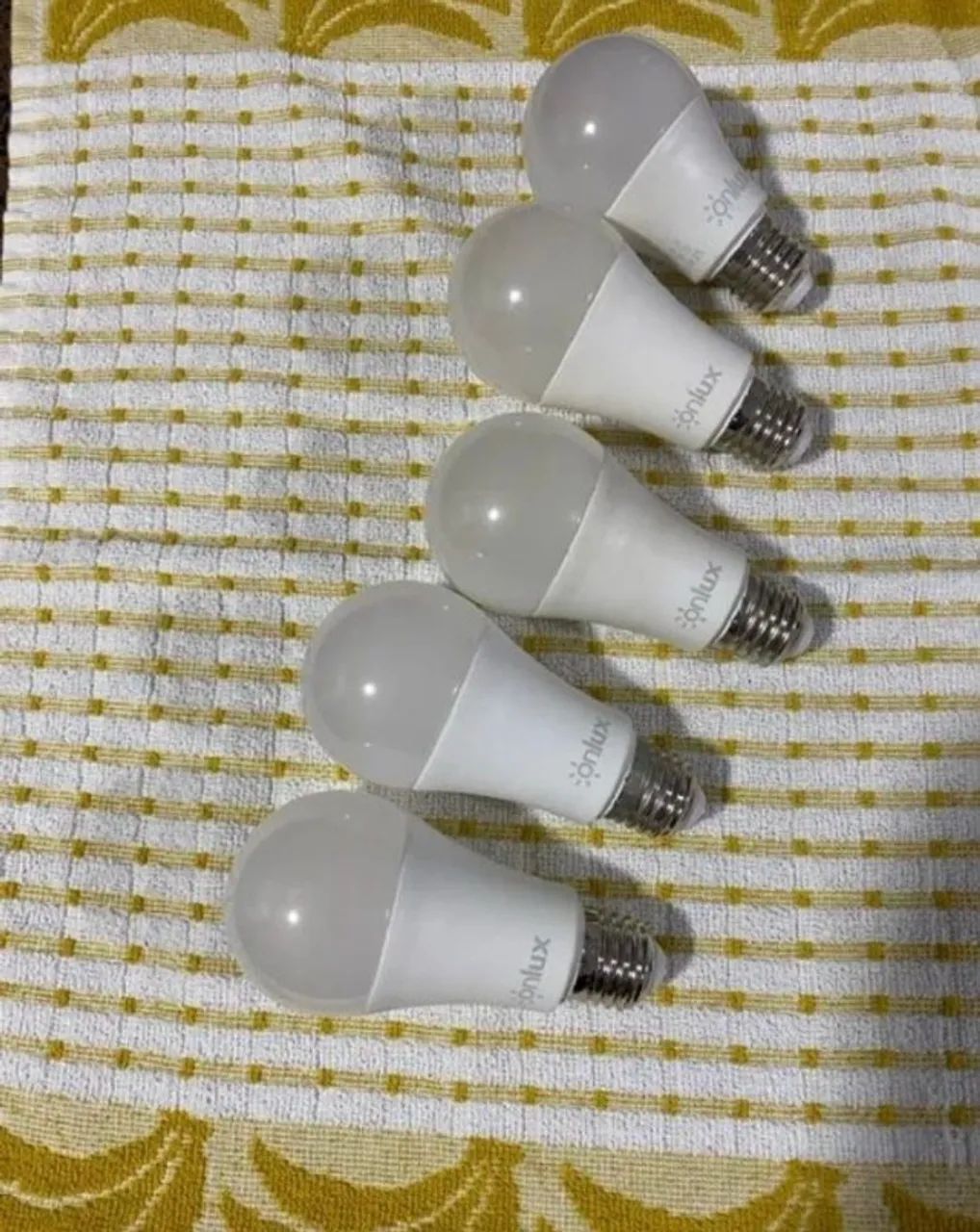 5 lâmpadas de Led bulbo onlux bivolt
