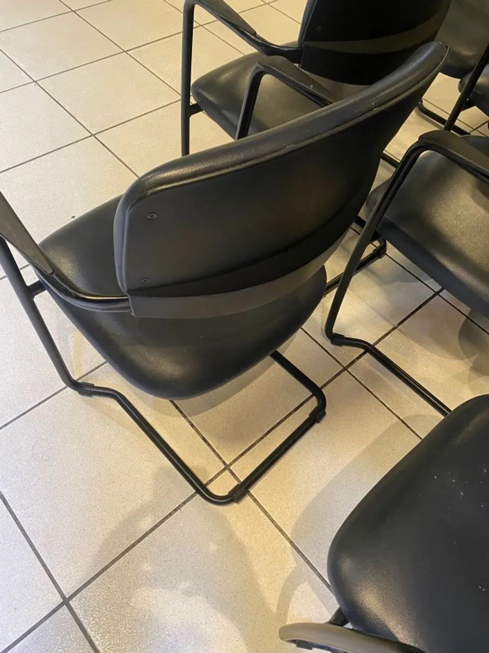 Cadeira acolchoadas, conforto e qualidade. - Foto 4