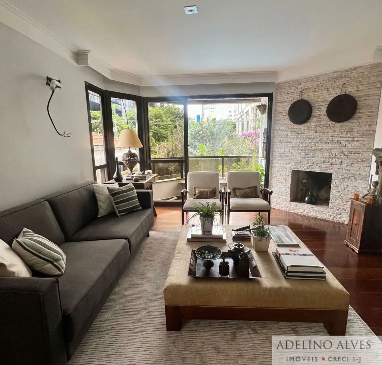 Vendo Apartamento Itaim Bibi com 178 mts, reformado, 4 dormitórios 2 vagas
