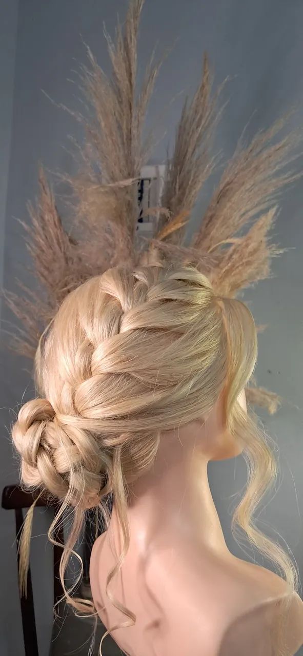 Penteados Profissionais para Noivas, Formandas e Eventos  - Foto 5