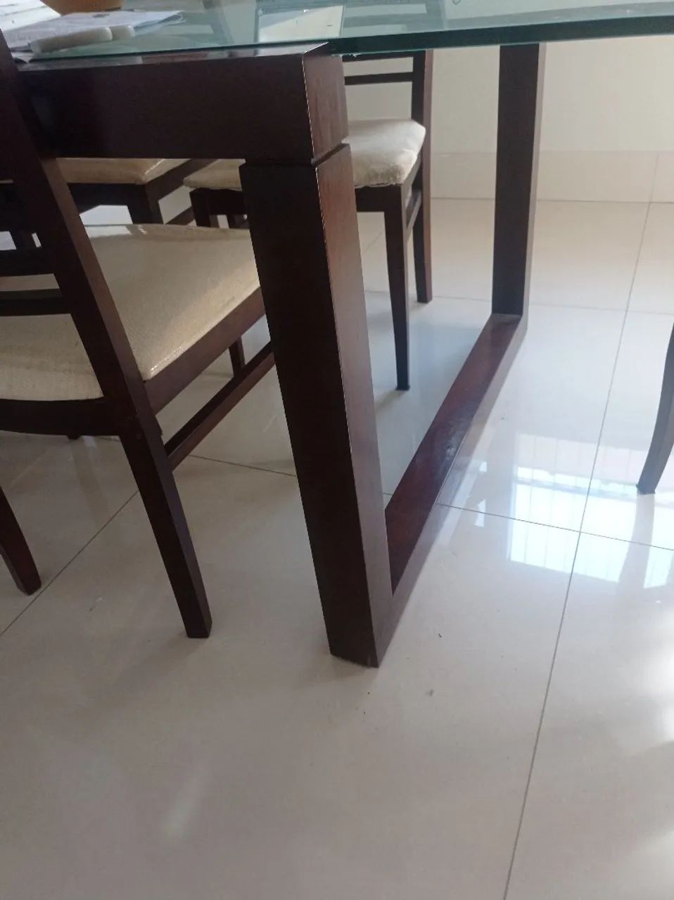 Mesa madeira maciça com 6 cadeiras  - Foto 3