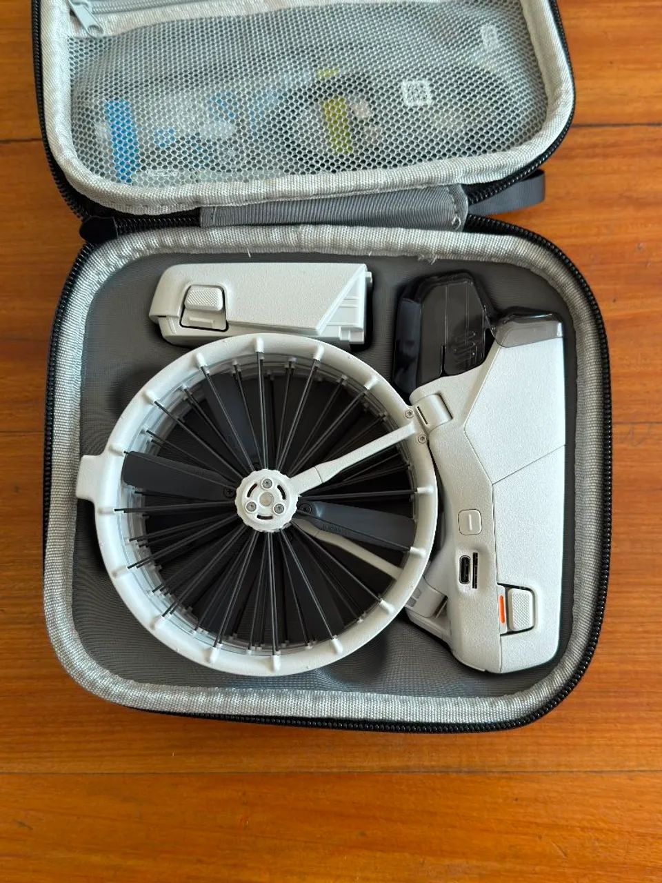 DJI FLIP NOVO - 2 BATERIAS E CONTROLE  - Foto 3