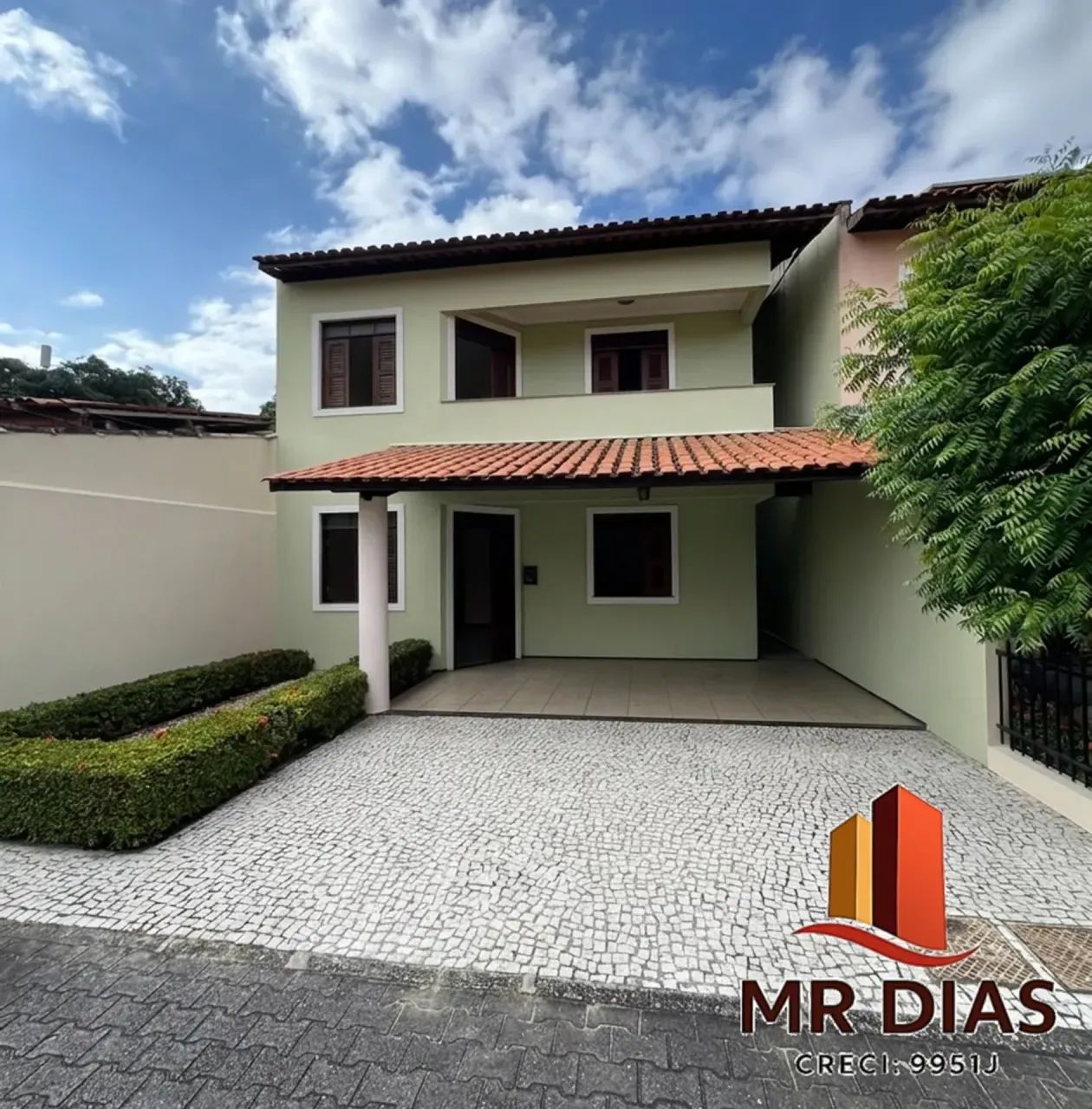 DUPLEX LUXO EM COND.