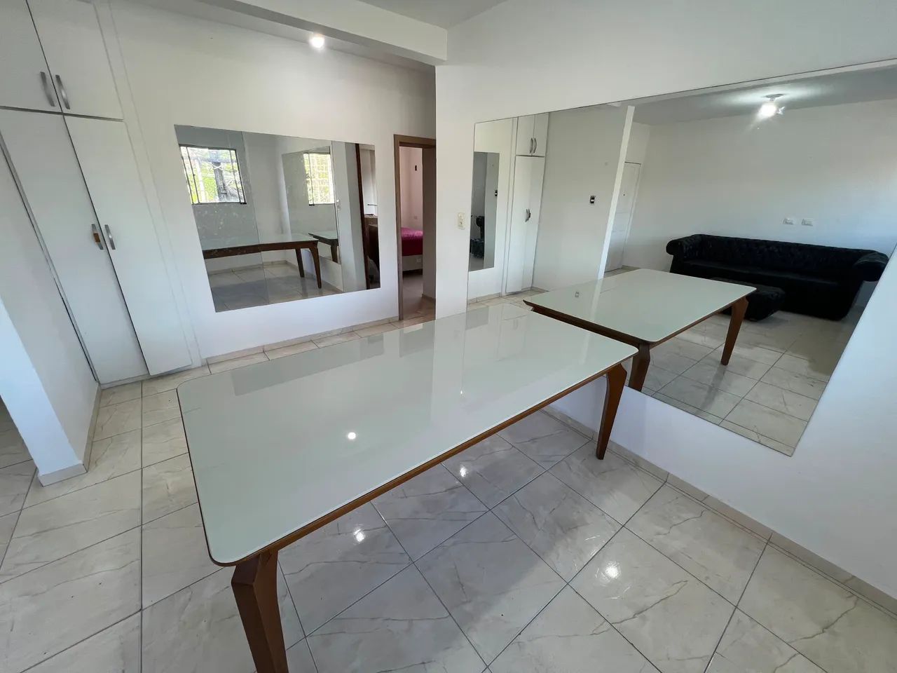 CONJUNTO JACAÚNA ORIGINAL - MESA DE JANTAR + APARADOR | MADEIRA E VIDRO - Foto 2