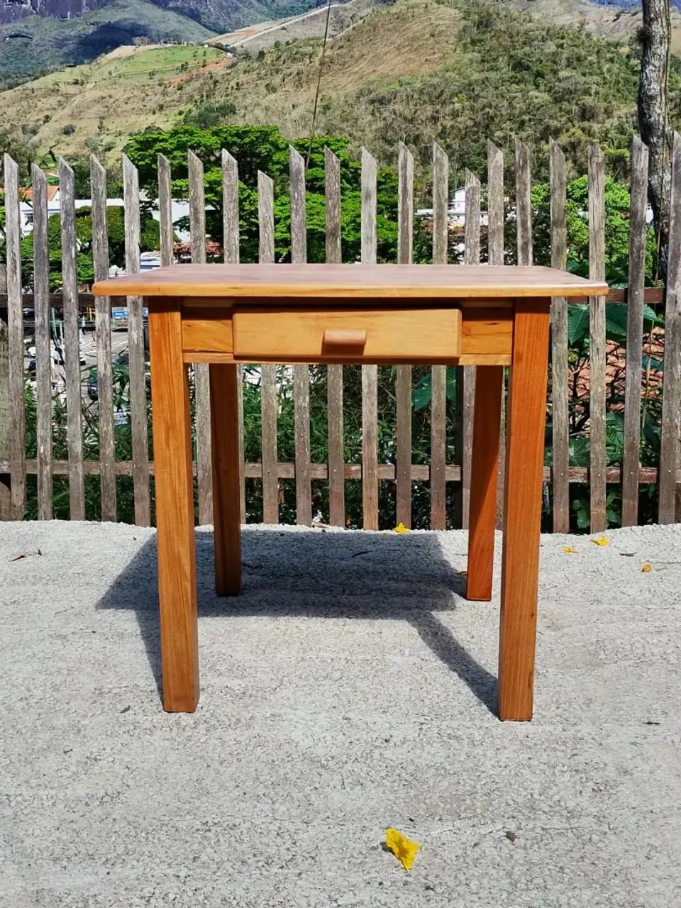 Mesa rústica 
