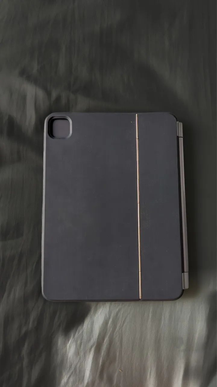 Capa IPad com teclado iluminado 