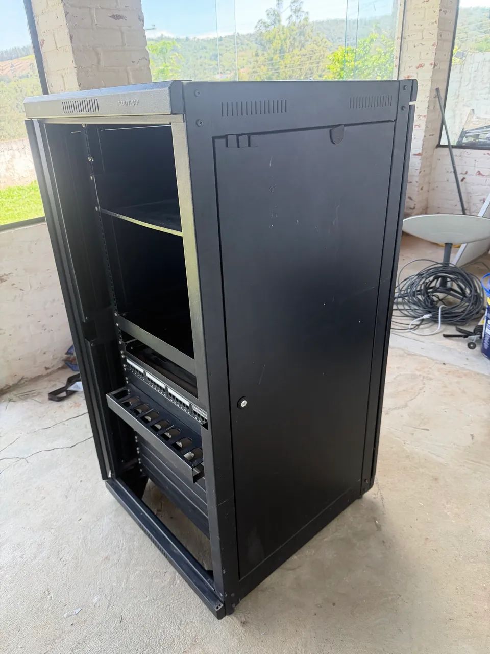 Rack Para Central de Monitoramento, CPU etc com Switch - Foto 3