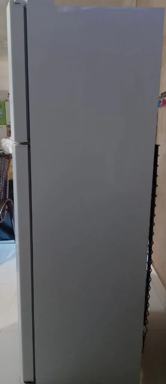 Vende-se está geladeira Electrolux Frost Free  - Foto 5