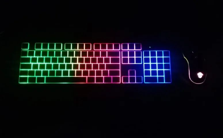 Conjunto de teclado RGB, mouse RGB e mousepad. - Foto 2