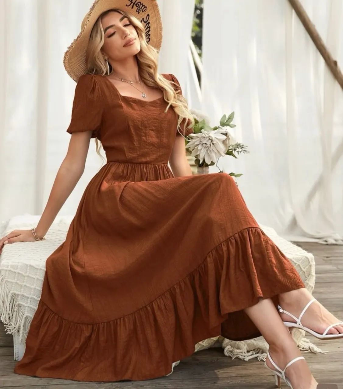Roupas/ vestido a preço de bazar