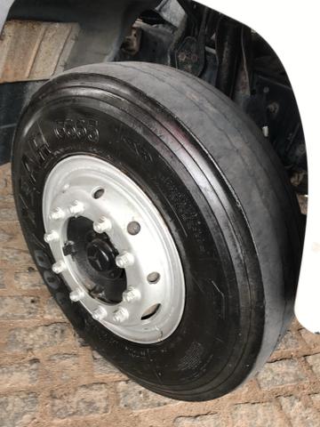 Mercedes Benz 1718 2010/2011 Compactador de Lixo - Foto 3