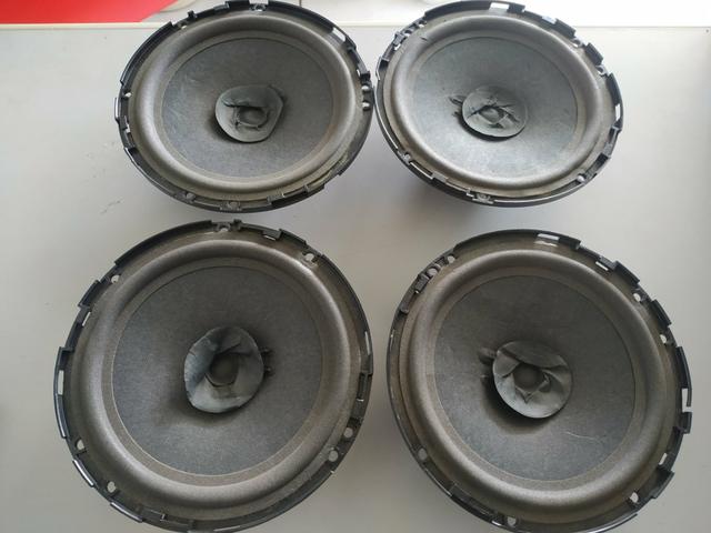 Som Automotivo Conjunto (portas)