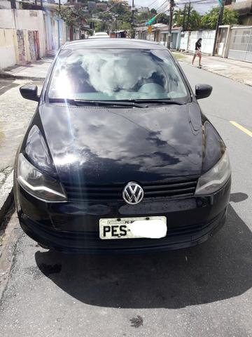 VW Voyage 1.0 2013 preto