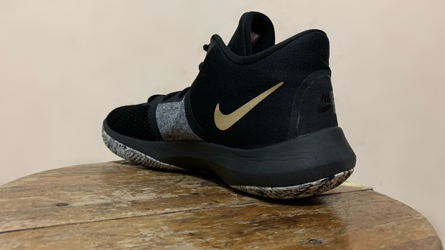 tenis de basquete 42