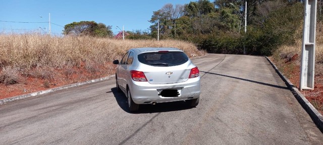 CARRO CHEVROLET ONIX JOY
