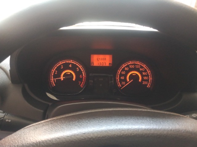 RENAULT / SANDERO 1.0 AUTHENTIQUE 16V FLEX 4P MANUAL