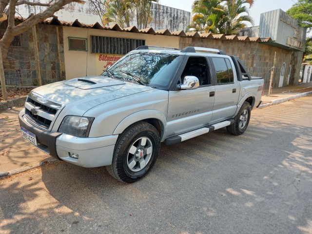 S10 DIESEL EXECUTIVE 4 X 4