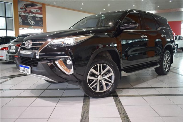 TOYOTA HILUX SW4 2.8 SRX 4X4 7 LUGARES 16V TURBO I