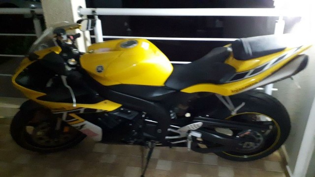 YAMAHA R1 2006 AMARELA