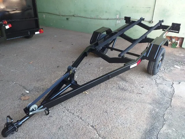 Carreta para jet ski de 3 lugares .. acompanha guincho manual !!!
