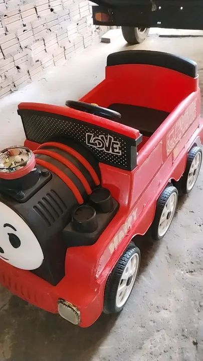 Vendo trenzinho eletrônico 12v 