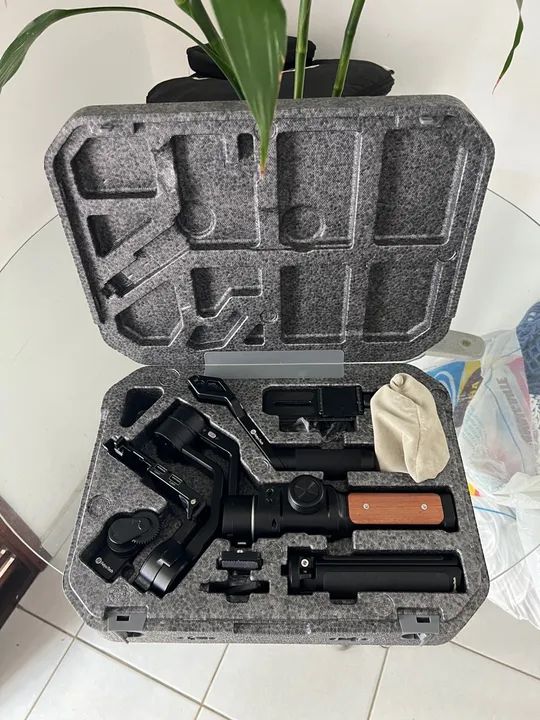 Estabilizador Gimbal Feiyutech Ak2000s - Foto 3
