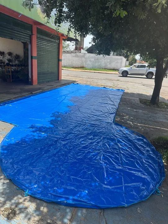 Lona para piscina azul semi nova  - Foto 2