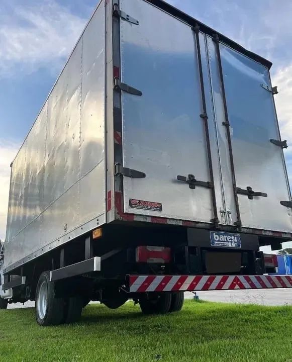 Iveco daily 55C17 baú 2013 - Foto 6