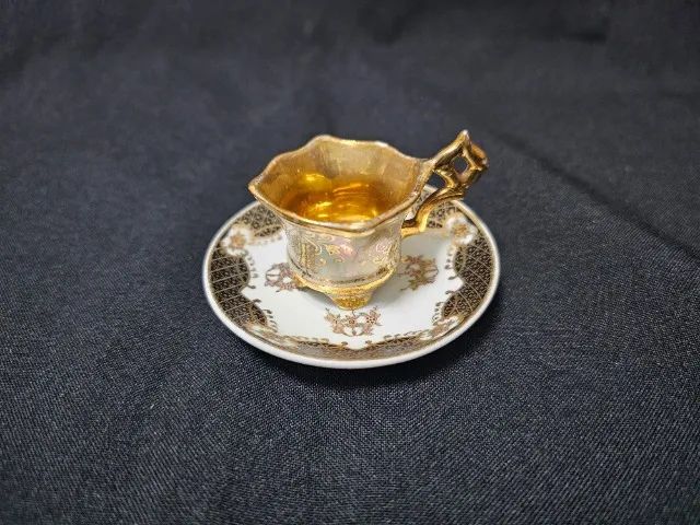 Xícara de porcelana de coleção