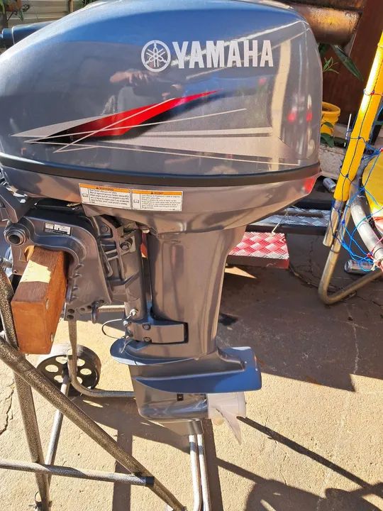 Motor Yamaha 15hp 2010 poucas hrs de uso estado de novo - Foto 4