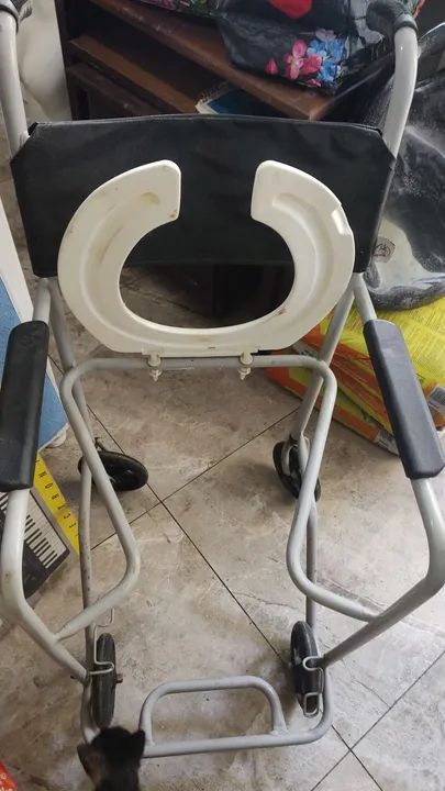 Cadeira higiênica  - Foto 2