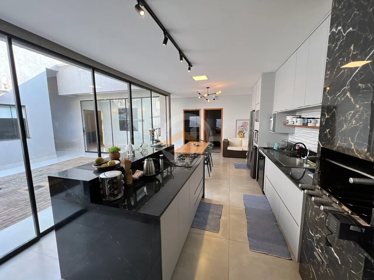 Casa no Parque Anhanguera com 3 suítes plenas